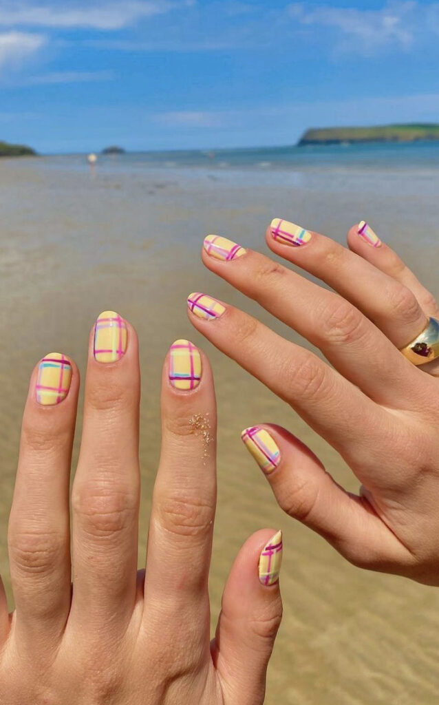 plaid summer nails