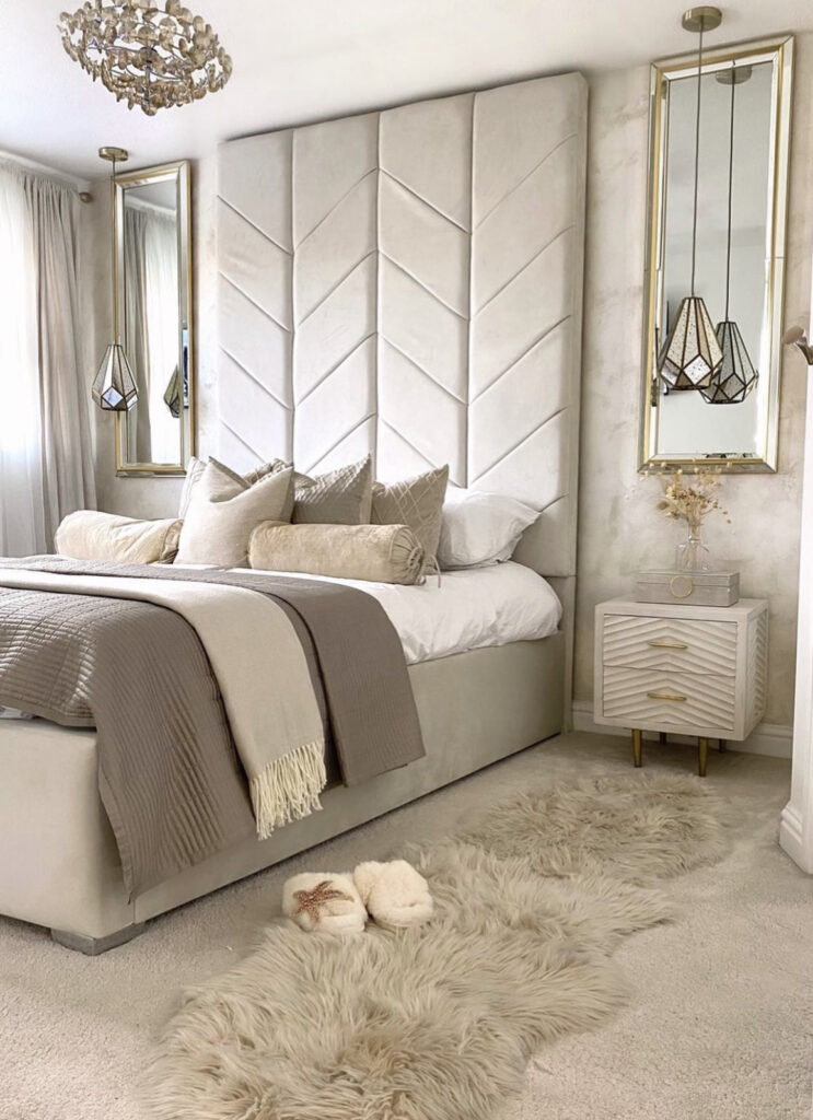 Dual mirrors luxury bedroom
