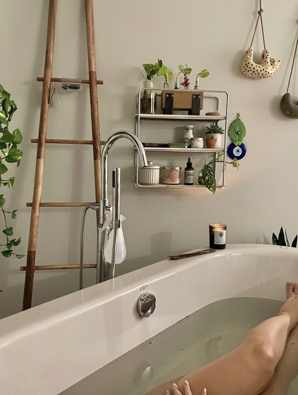 30 Gorgeous Boho Bathroom Ideas - Days Inspired