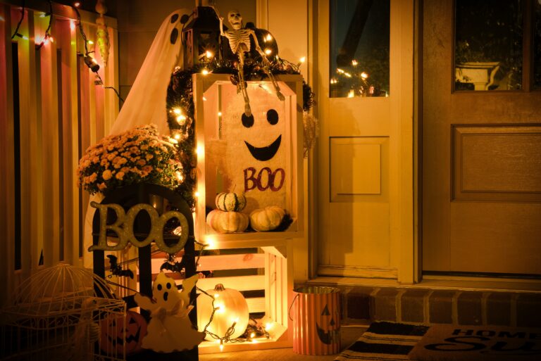 From Spooky to Chic: 35+ Halloween Decor Ideas for Every Style