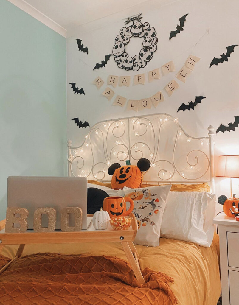 Simple “Happy Halloween” Minimalist Bedroom Decor