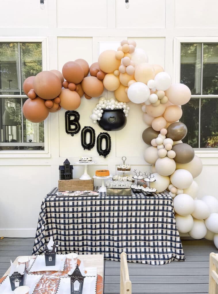 “Boo” Balloon Arch & Cauldron Sweets Table