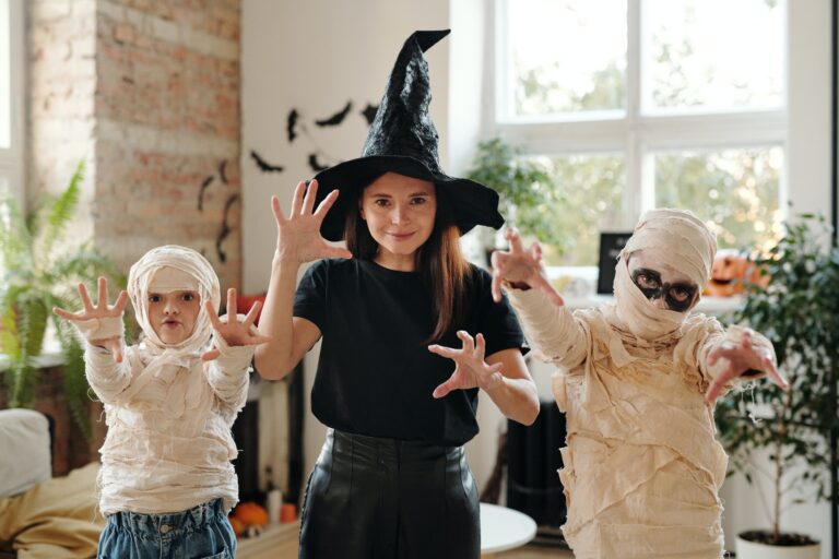 38 Family Halloween Costume Ideas for Picture-Perfect Memories