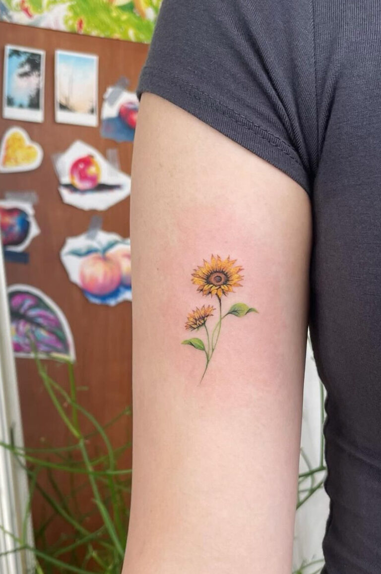 35 Stunning Feminine Sunflower Tattoo Ideas - Days Inspired