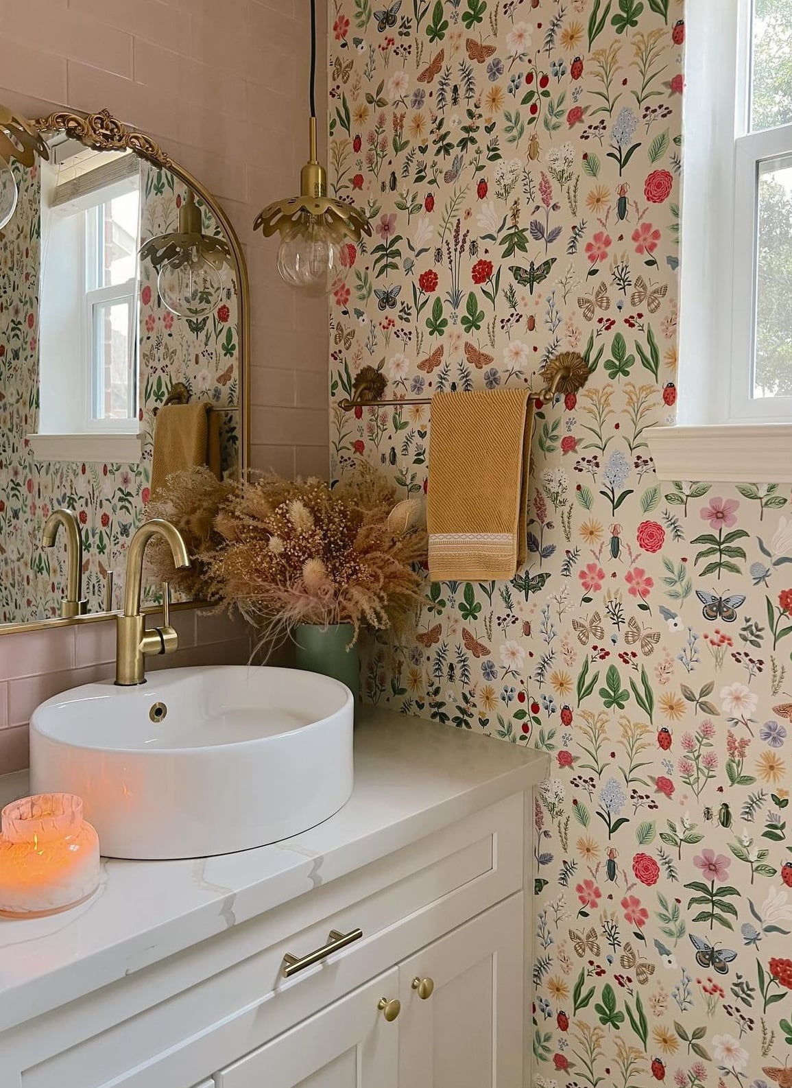 26 Chic Bathroom Accent Wall Ideas to Transform Your Space - Days Inspired