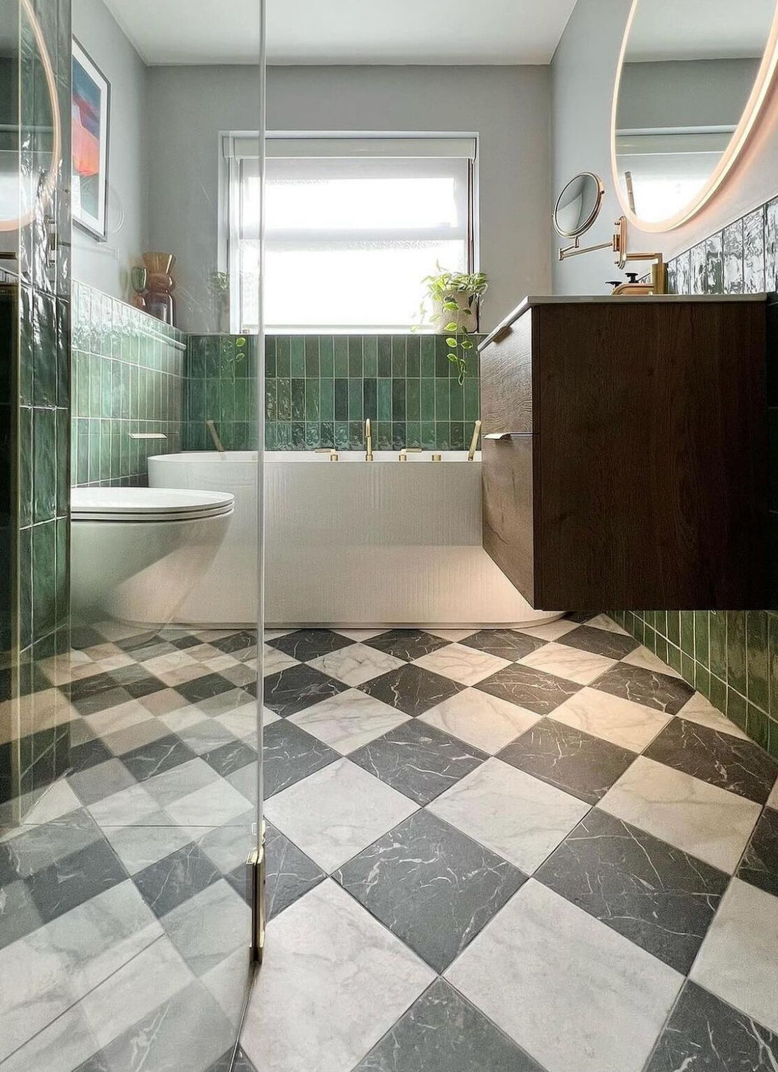 31 Stylish Black & White Tile Bathrooms That Redefine Classic - Days ...