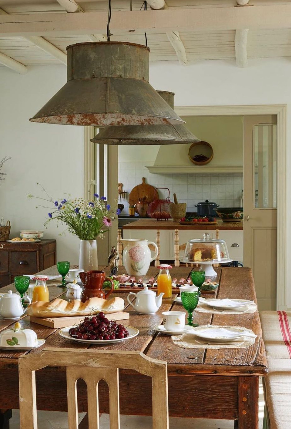42 Dreamy Nancy Meyers Inspired Spaces to Elevate Your Home - Days Inspired